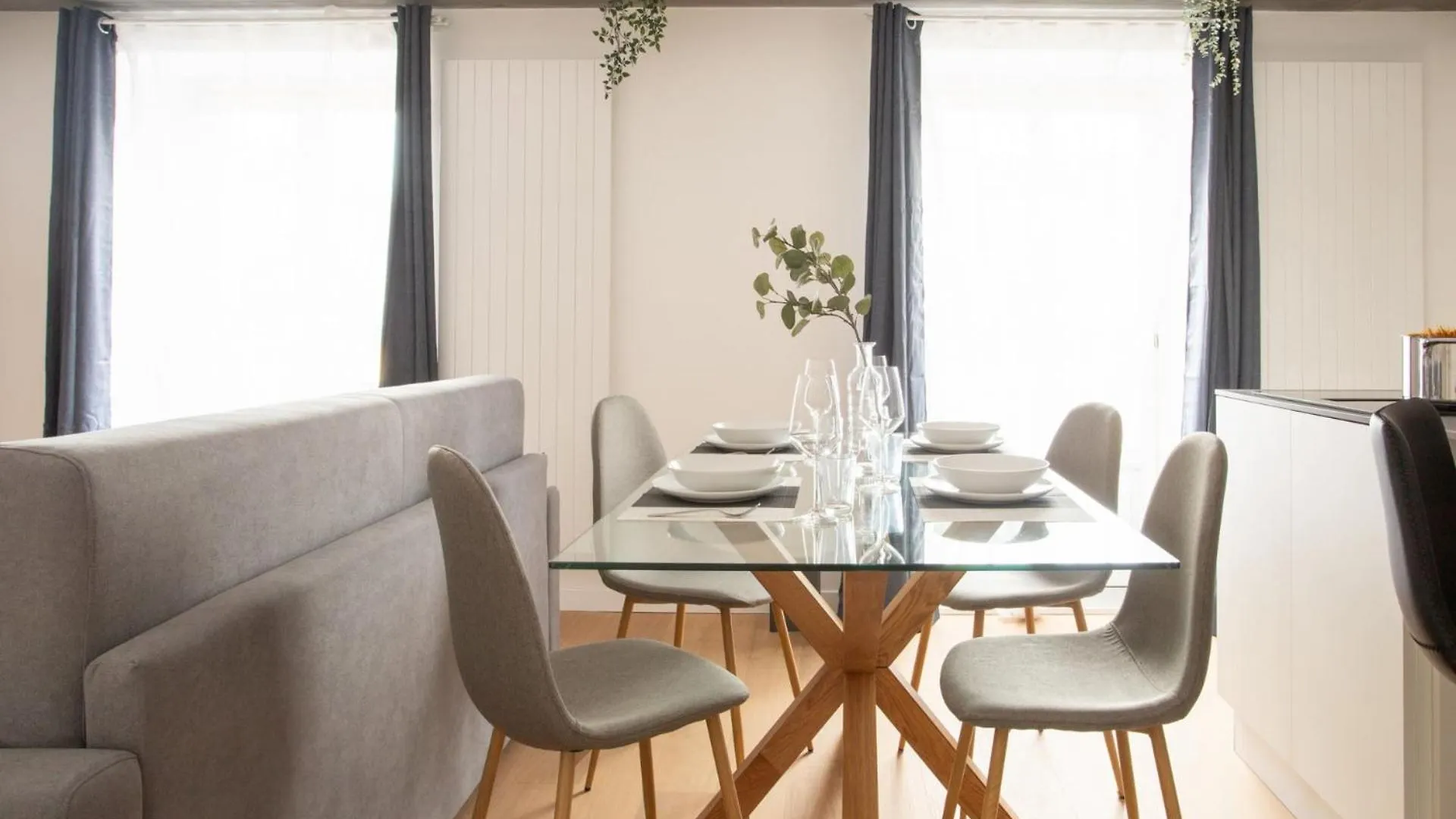 The Best Rent - Two-Bedroom Apartment In Navigli Area Milan 0*,  Italy